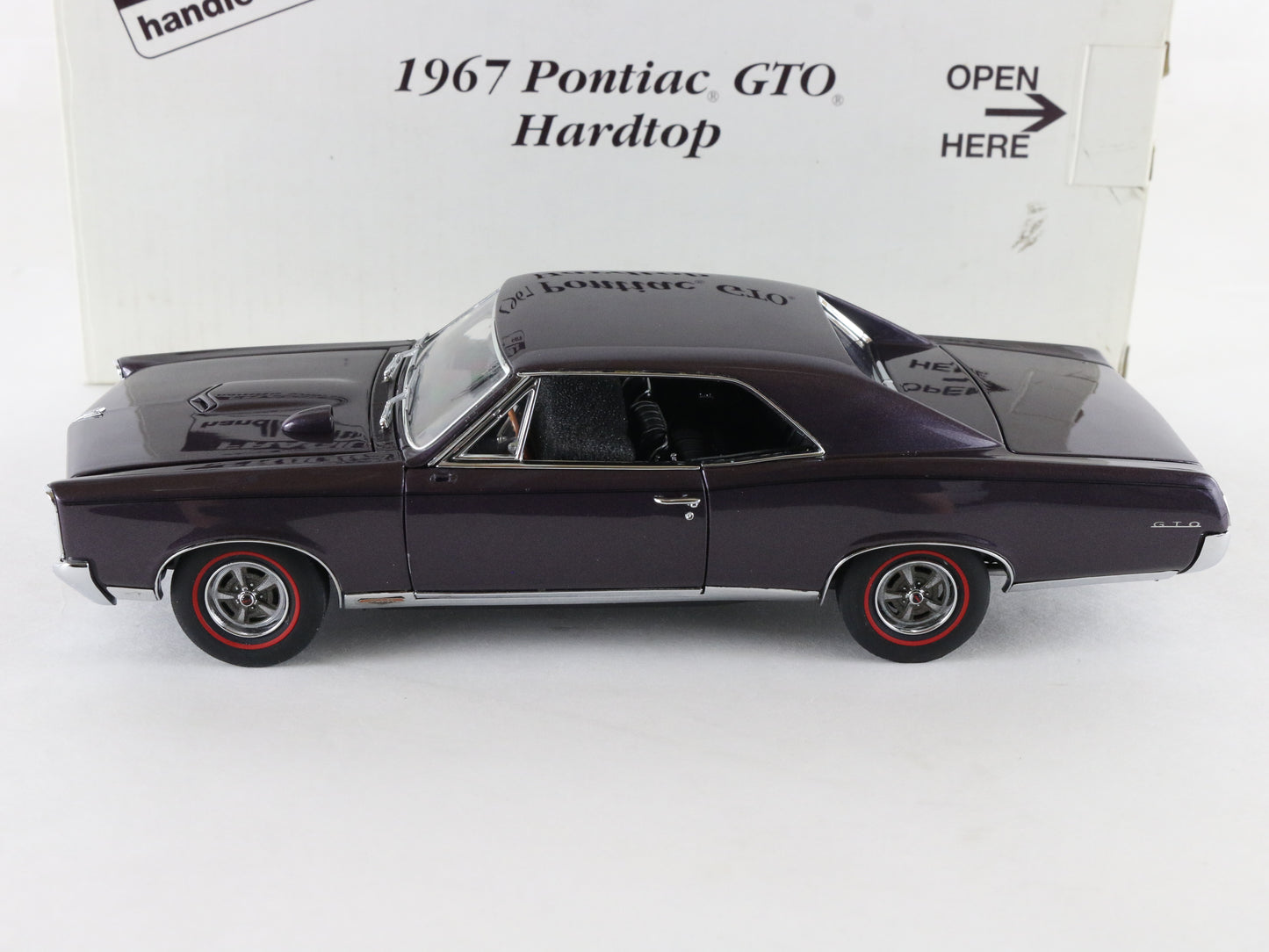1967 Pontiac GTO Hardtop Purple Danbury Mint 1:24 Diecast Model Car