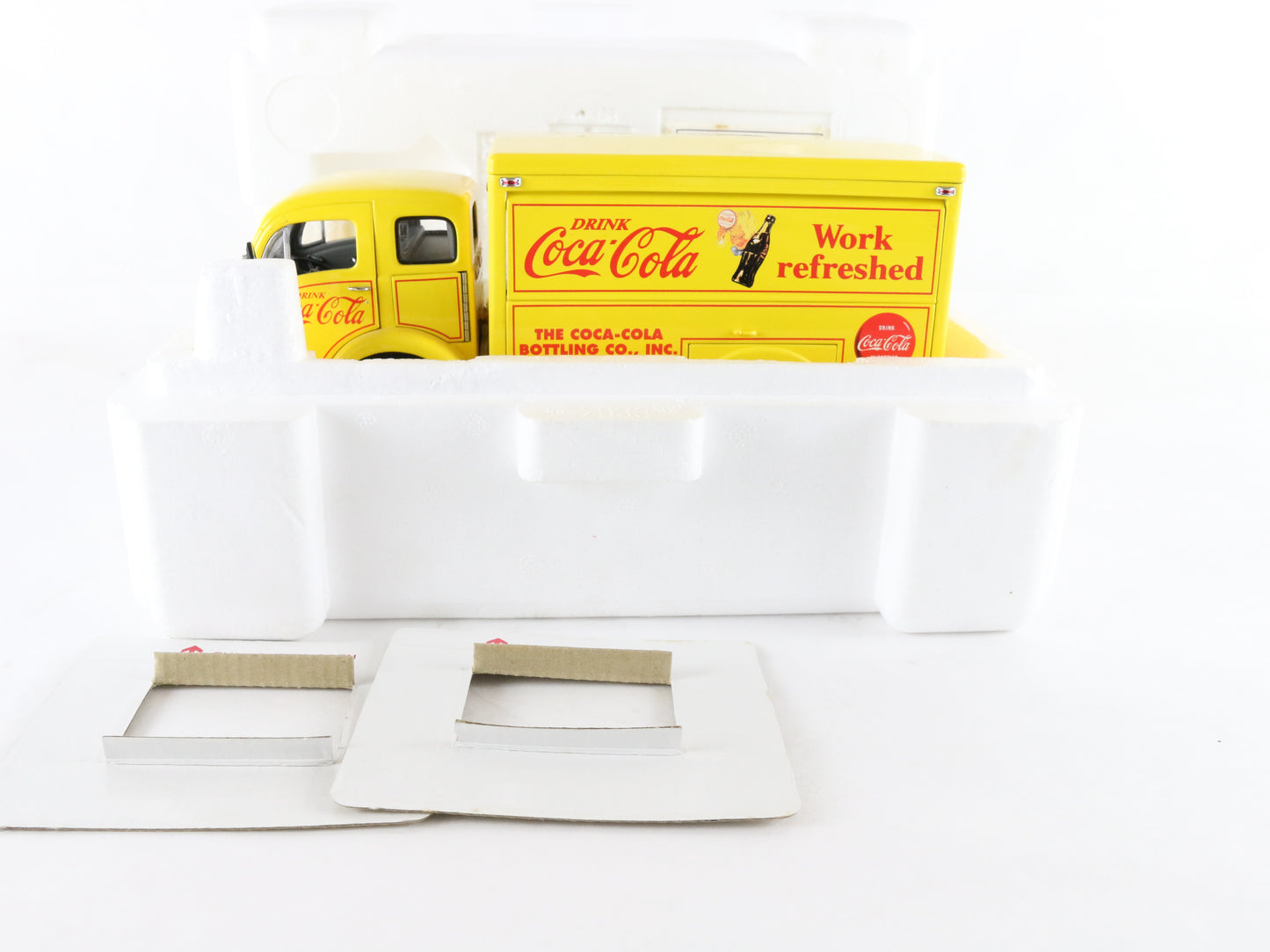 1955 White 3000 Coca Cola Delivery Truck Yellow Danbury Mint 1:24 Diecast Model