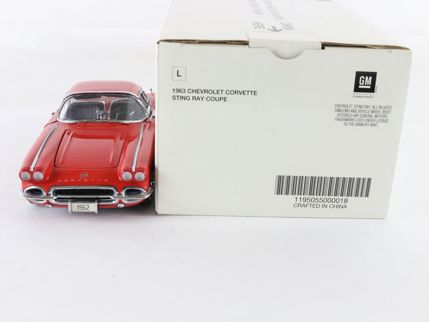 1962 Chevy Corvette Convertible Red Danbury Mint 1:24 Diecast Model Car