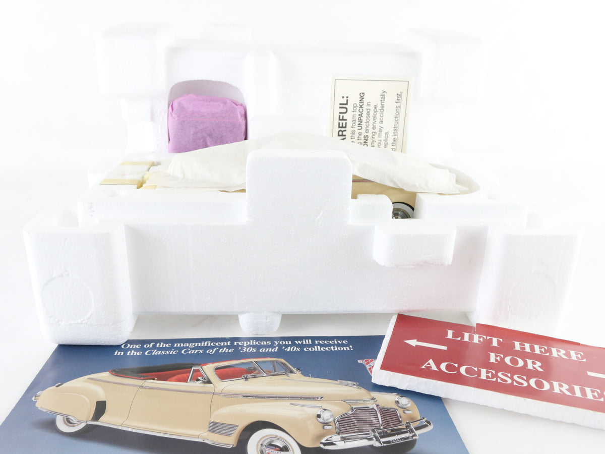 1941 Chevrolet Special Deluxe Convertible Tan Red Danbury Mint 1:24 Diecast