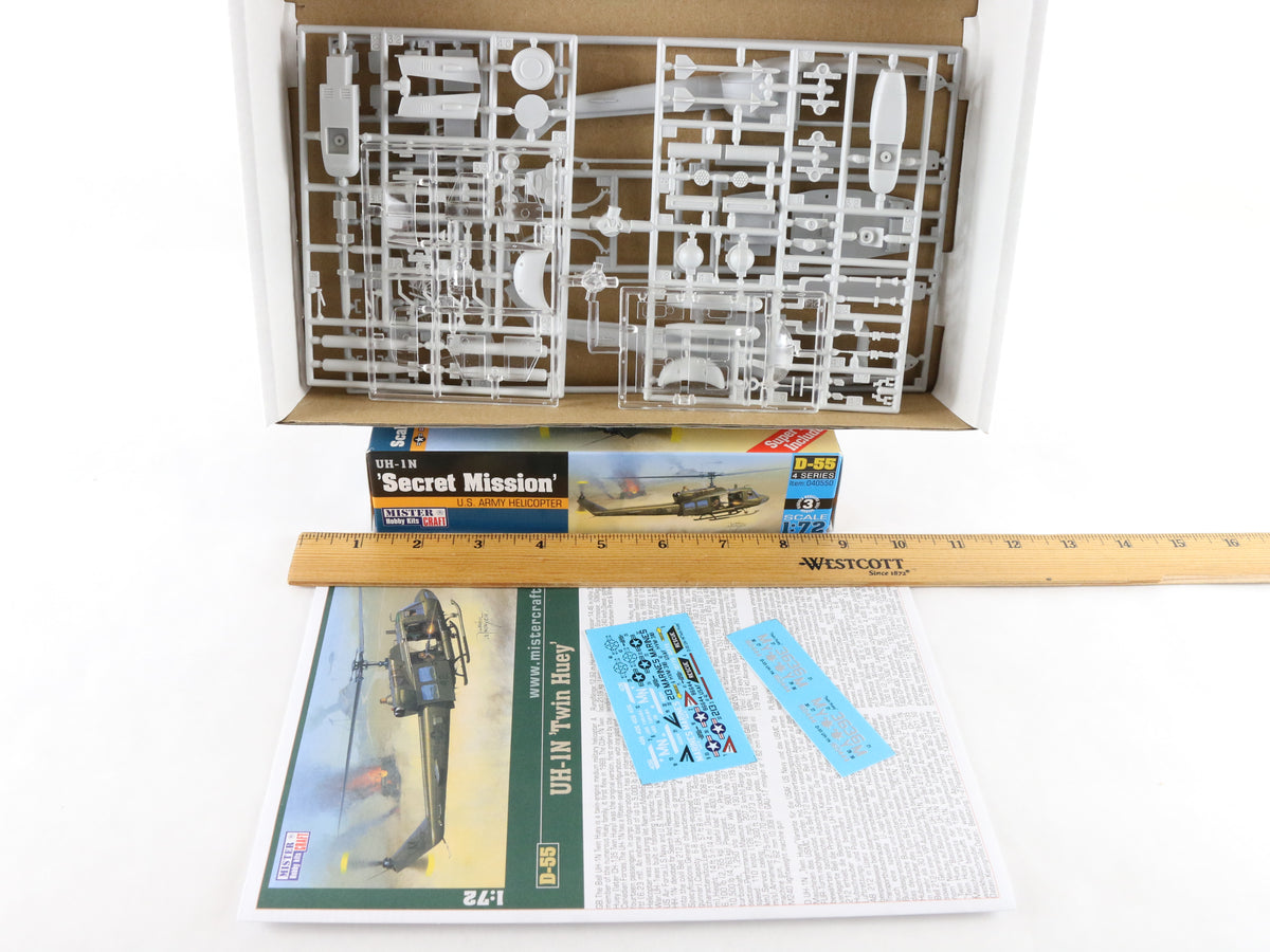 UH-1N Twin Huey Helicopter Secret Mission Mister Craft 1:72 040550 Military Kit