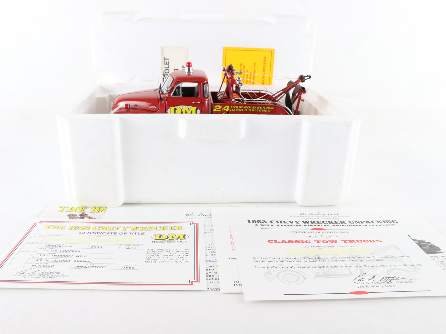 1953 Chevy 1-Ton Wrecker DM Service Red Danbury Mint 1:24 Diecast Model Car