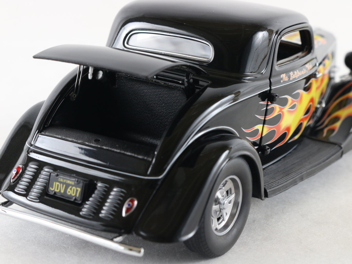 California Kid 1934 Ford Coupe Black W/ Flames Danbury Mint 1:24 Model Car
