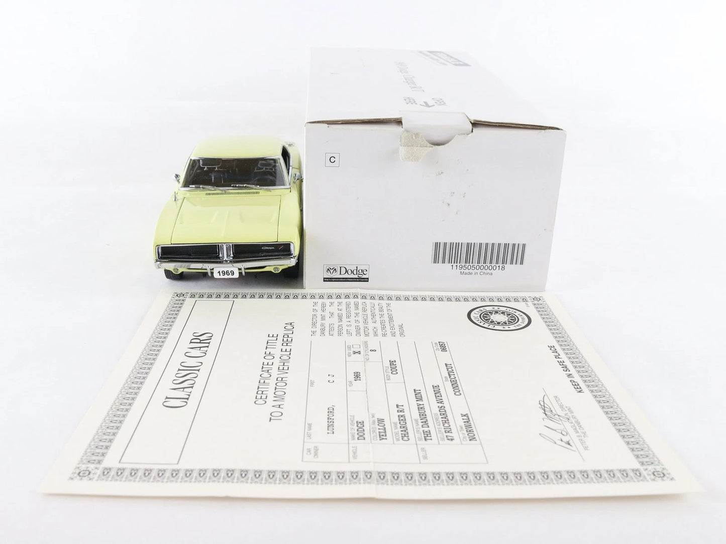 1969 Dodge Charger R/T Coupe Yellow Black Danbury Mint 1:24 Diecast Model