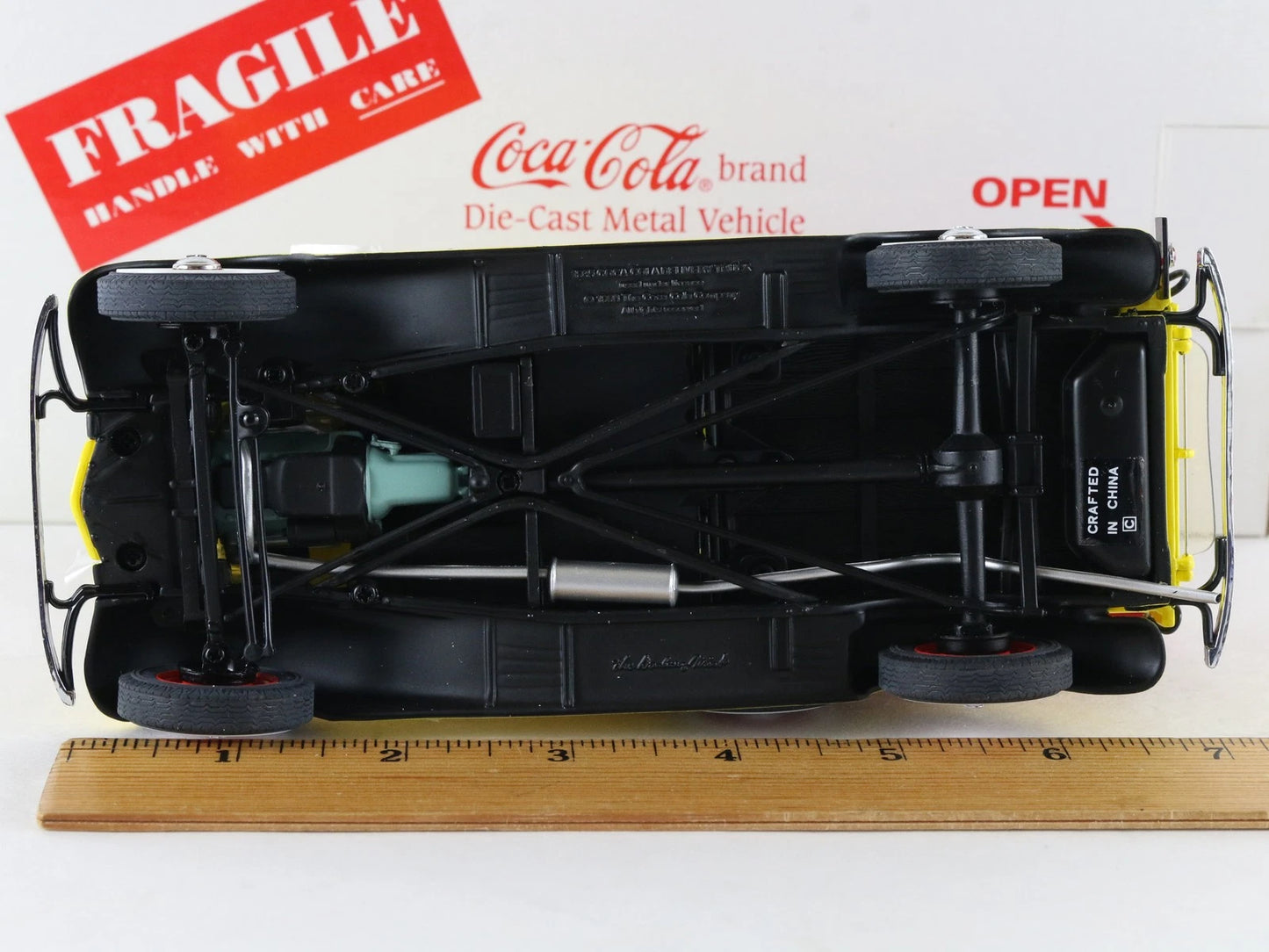 1935 Coca Cola Ford Delivery Truck Yellow Red Danbury Mint 1:24 Diecast Model