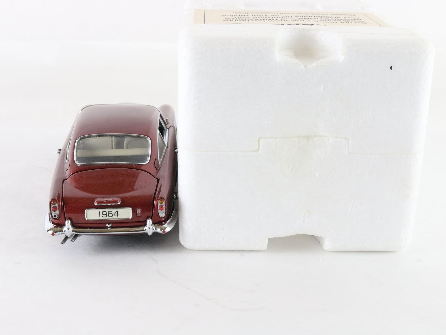 1964 Aston Martin DB5 Red Danbury Mint 1:24 Diecast Model Car