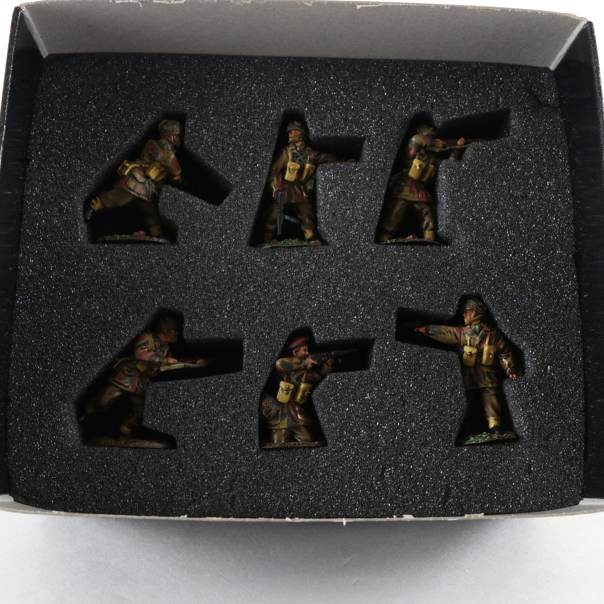 WW2 British Paratroopers Soldiers Forward March Corgi 1:50 US59010 647/1500
