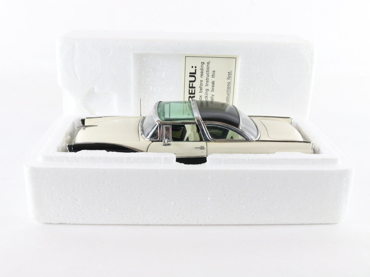 1955 Ford Fairlane Crown Victoria Black White Danbury Mint 1:24 Diecast Model