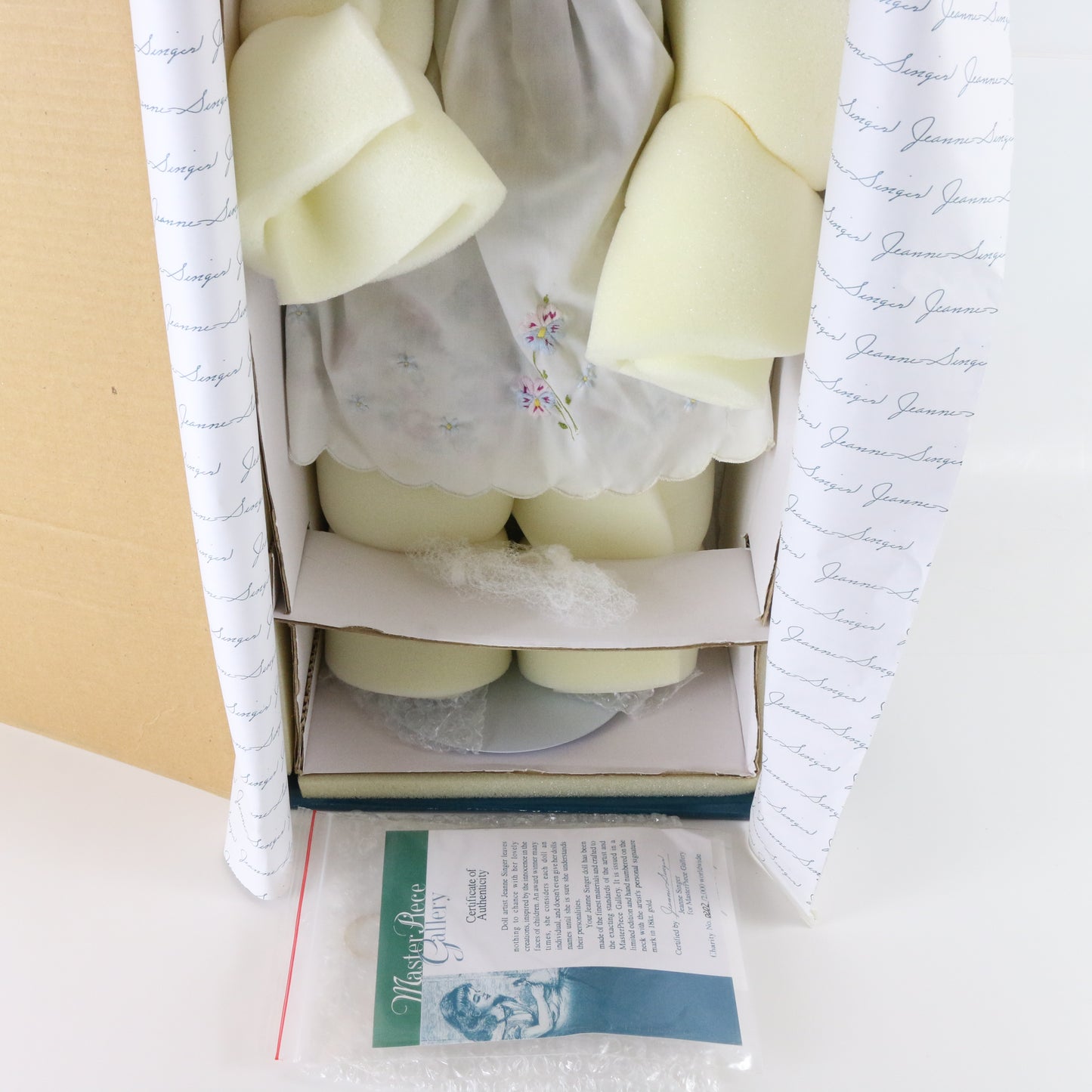 Charity Jeanne Singer Masterpiece Gallery 22" Porcelain Doll 202/2000 Ba247