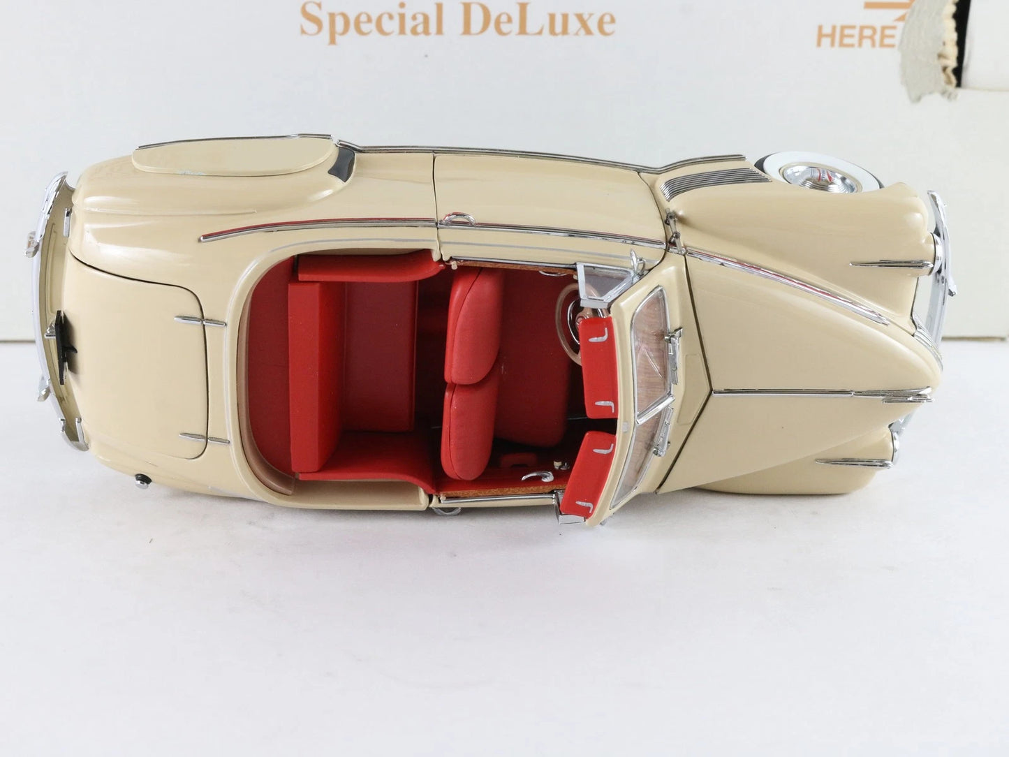 1941 Chevrolet Special Deluxe Tan Red Convertible Danbury Mint 1:24 Diecast