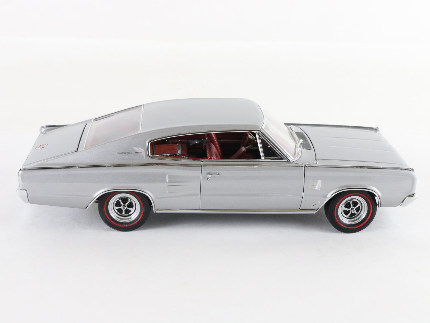 1967 Dodge Charger Silver Limited Danbury Mint 1:24 Diecast Model 692/5000