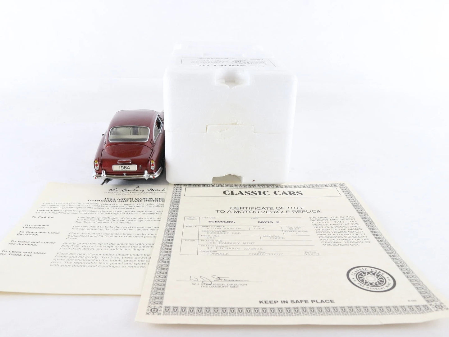 1964 Aston Martin DB5 Coupe Dubonnet Red Danbury Mint 1:24 Diecast Model Car