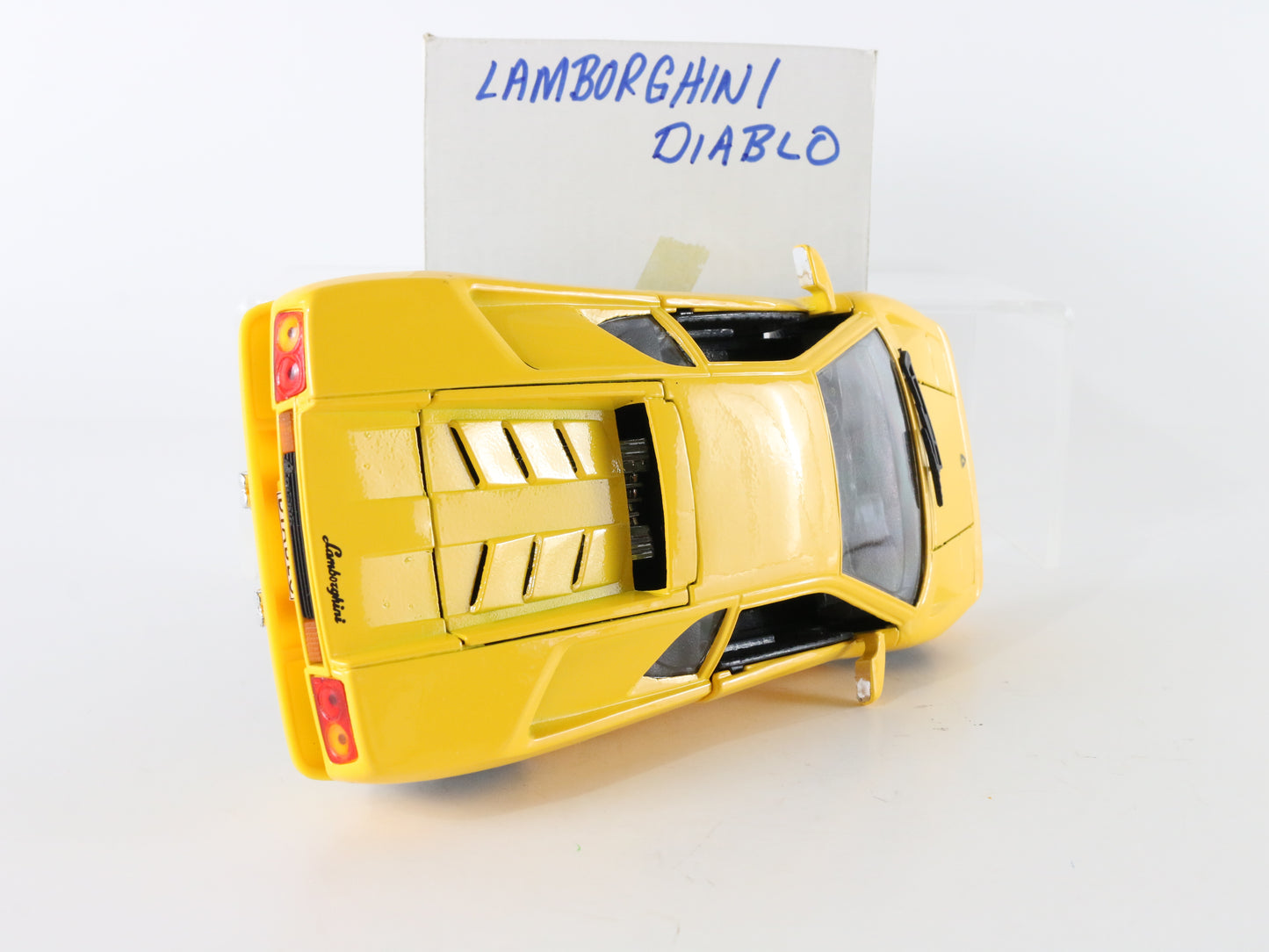 Lamborghini Diablo Yellow Metal Model Car Welly 1:24 9374