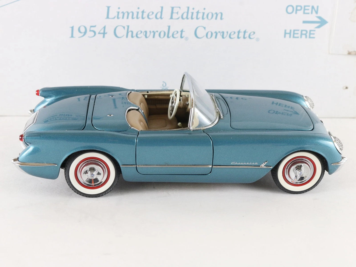 1954 Chevy Corvette Limited Blue Convertible Danbury Mint 1:24 Model #3384