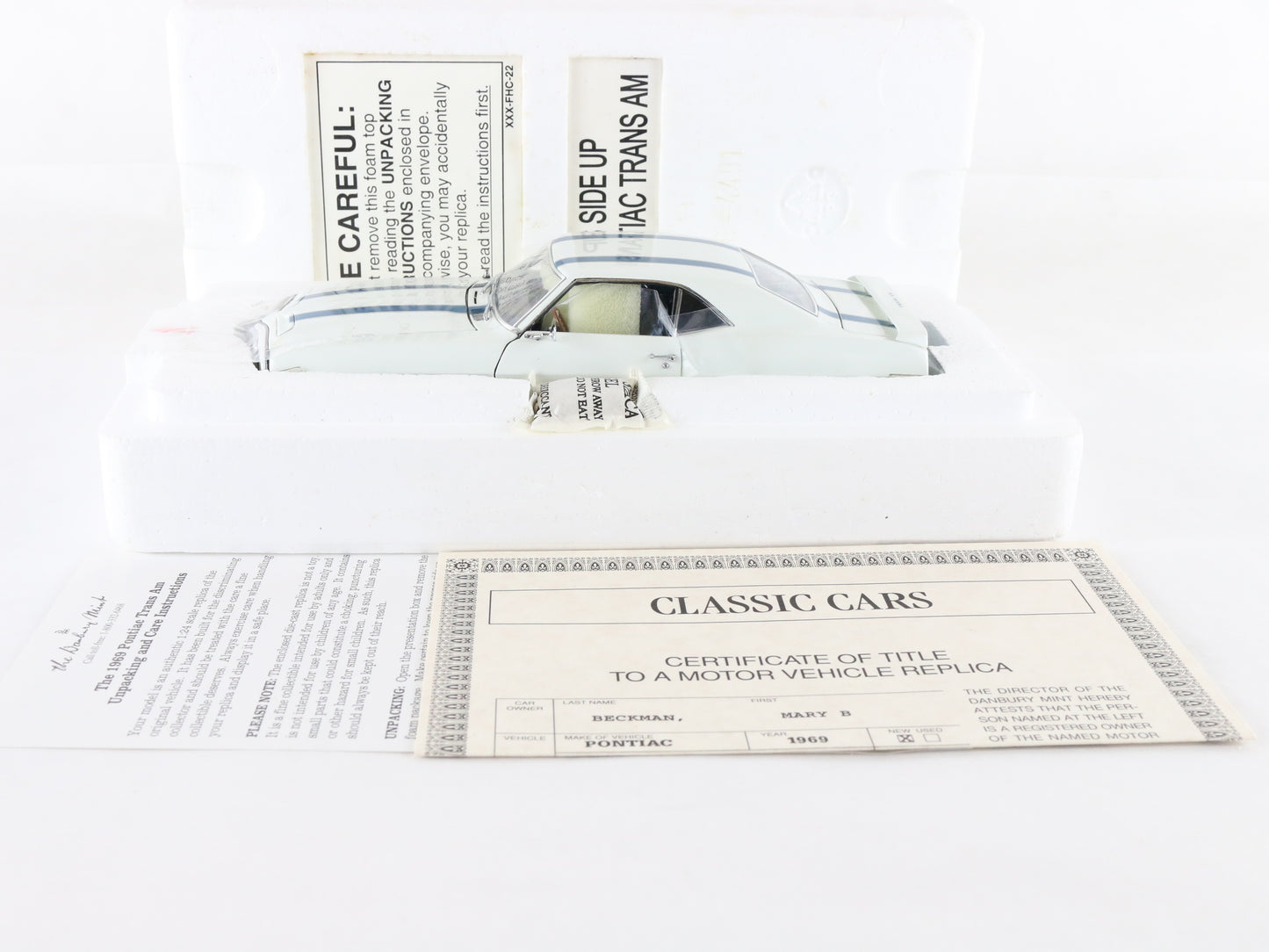 1969 Pontiac Trans Am Coupe Cameo White Blue Danbury Mint 1:24 Diecast Model