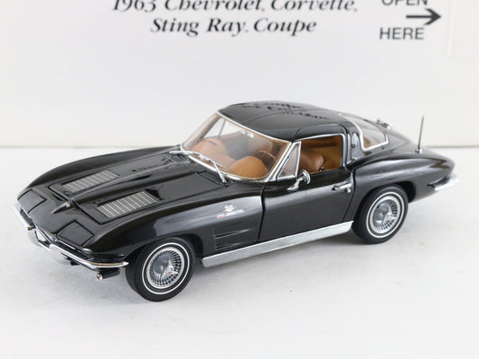 1963 Chevy Corvette Sting Ray Coupe Black Danbury Mint 1:24 Diecast Car