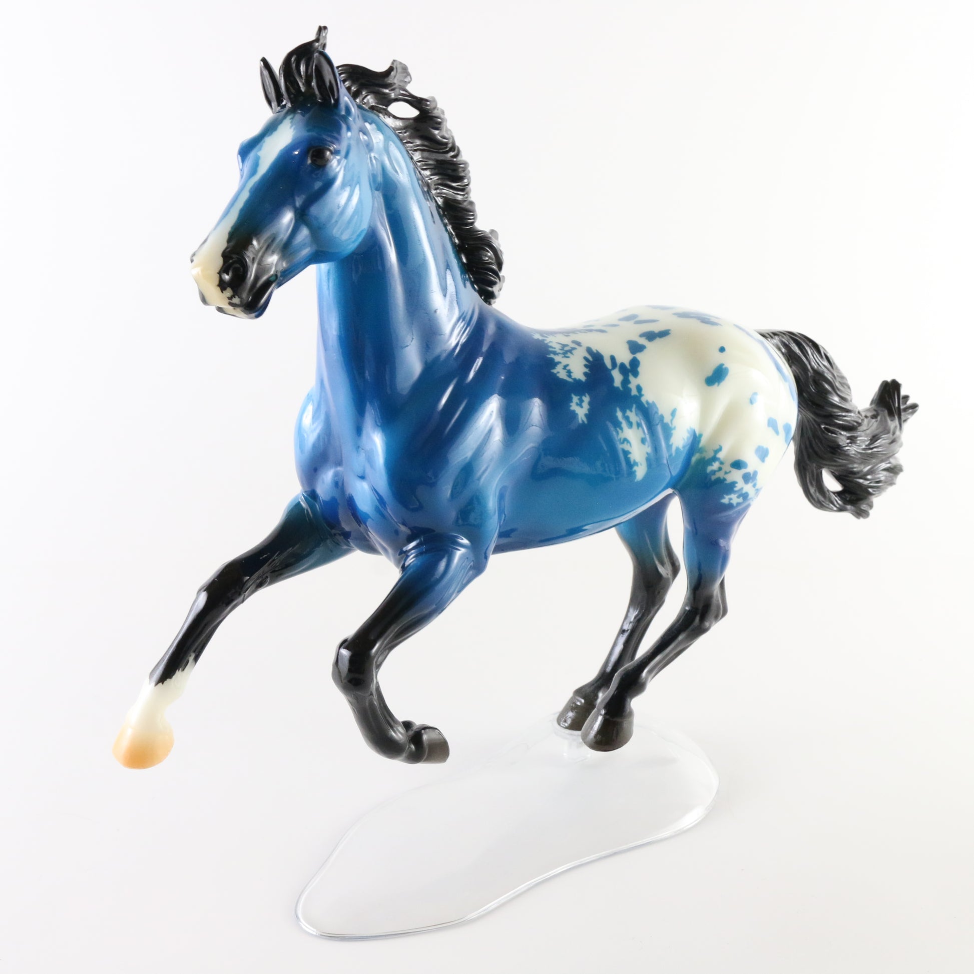 Breyer Washington Show Jumping Warmblood Glossy Electric Blue Deco Horse with Stand