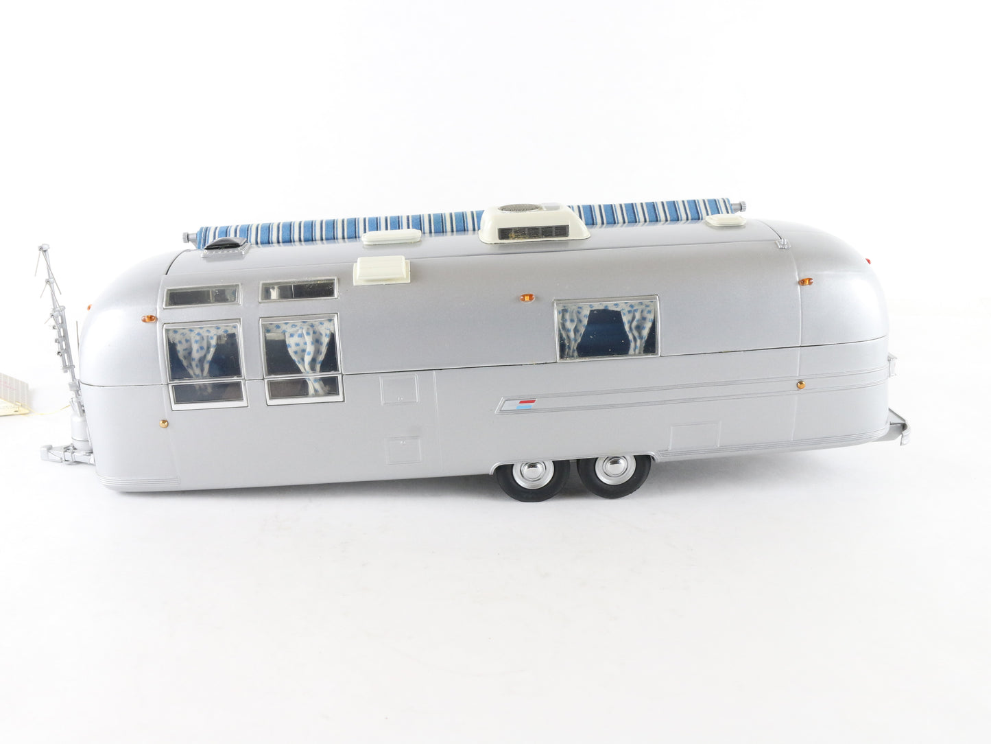 1968 Airstream Trailer Silver Franklin Mint 1:24 Metal Trailer W/ Interior