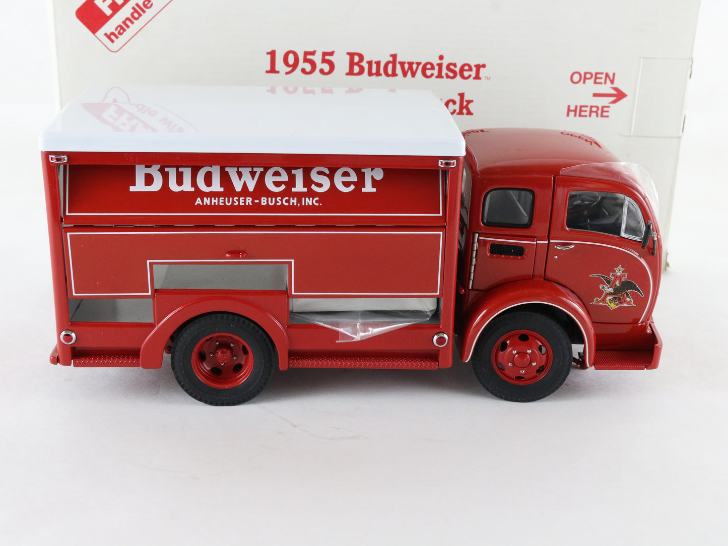 1955 White 3014WLB Budweiser Delivery Truck Red White Danbury Mint 1:24 Diecast