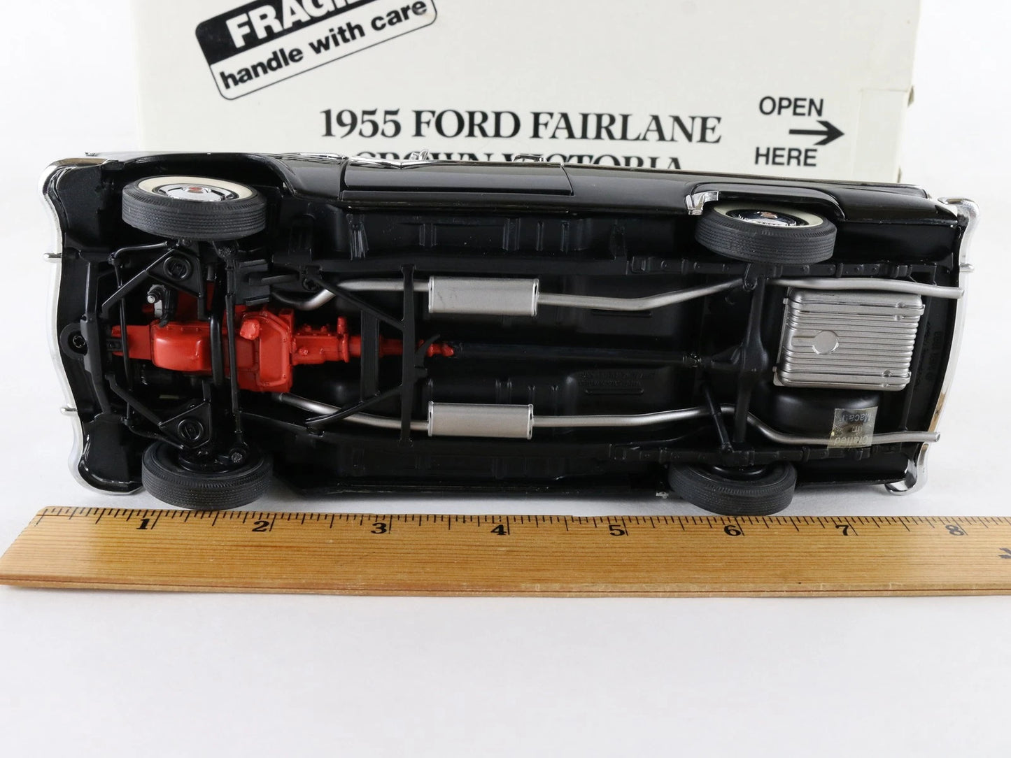 1955 Ford Fairlane Crown Victoria Danbury Mint 1:24 White Black Diecast Model