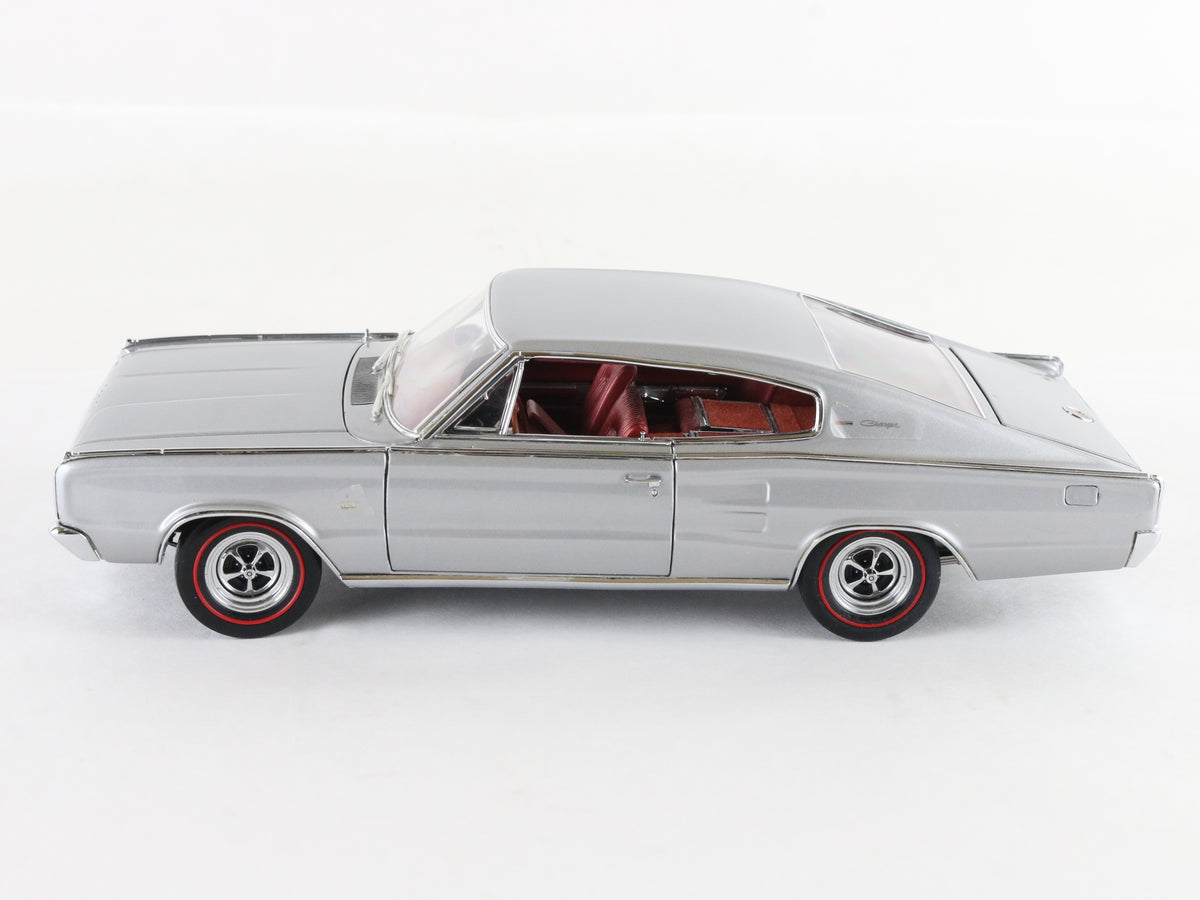 1967 Dodge Charger Silver Limited Danbury Mint 1:24 Diecast Model 692/5000