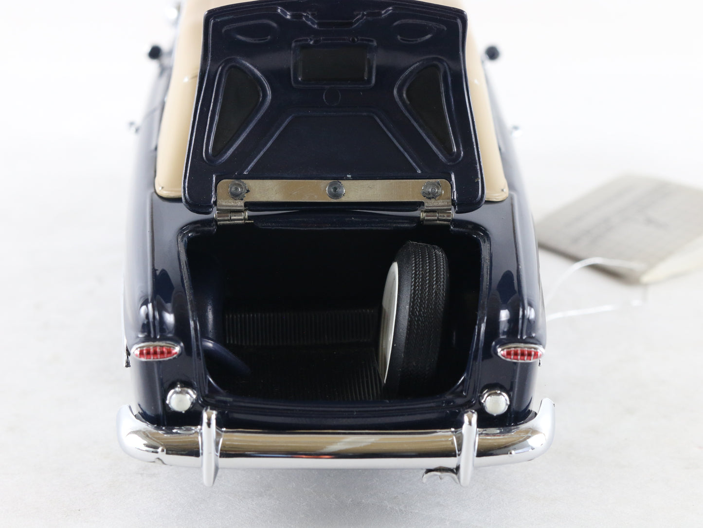 1949 Ford Convertible Blue Tan Franklin Mint 1:24 Model Car