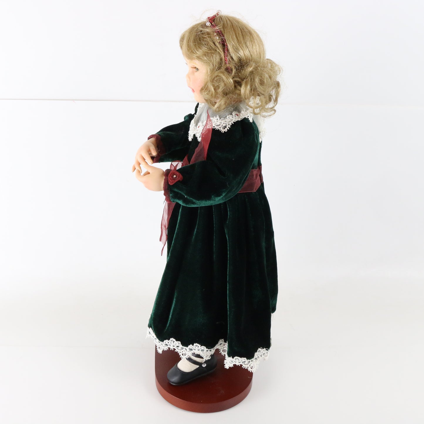 Holly Memories Of Childhood Richard Simmons Christmas 17" Girl Doll 83/3000