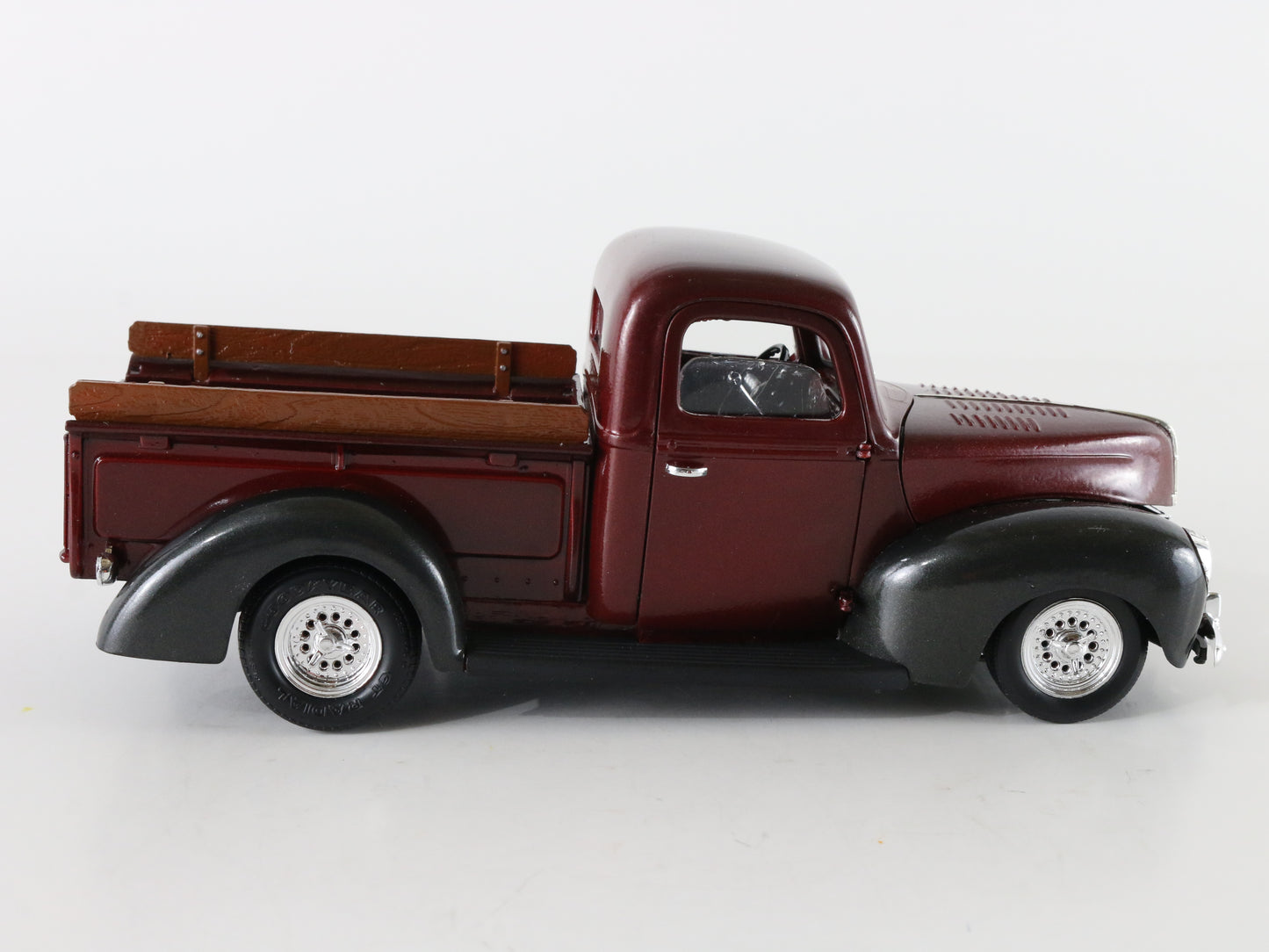 1940 '40 Ford V8 Pickup Truck Monogram 1:24 Built Kit Model Car