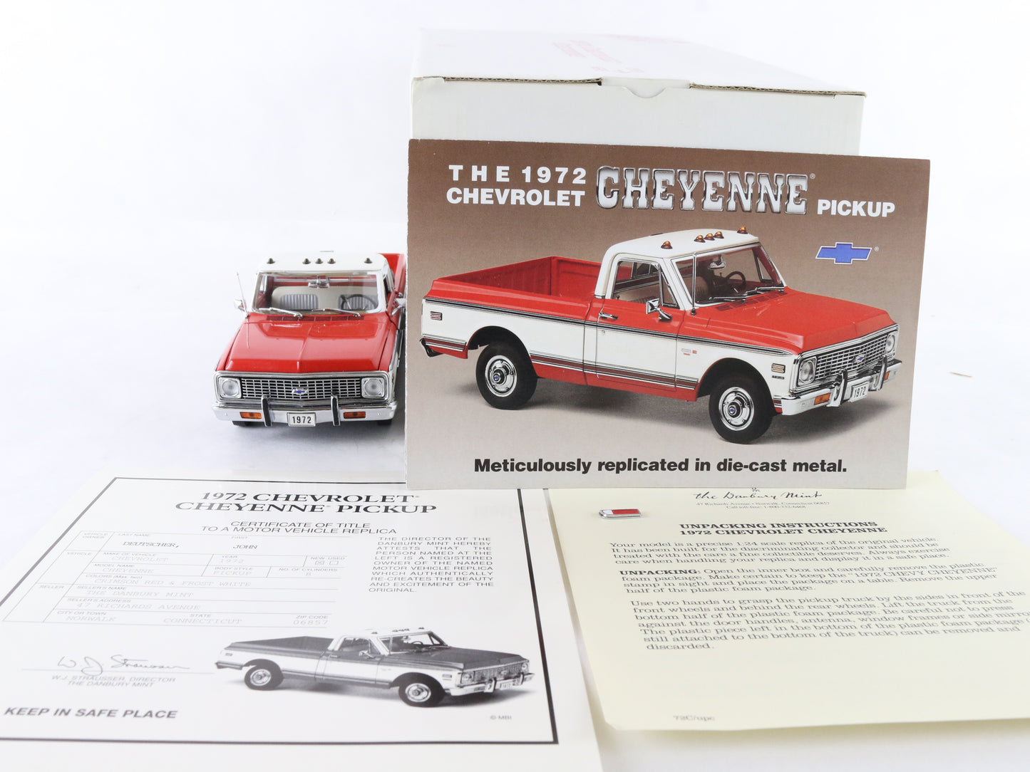 1972 Chevrolet Cheyenne Pickup Truck Red White Danbury Mint 1:24 Diecast Model