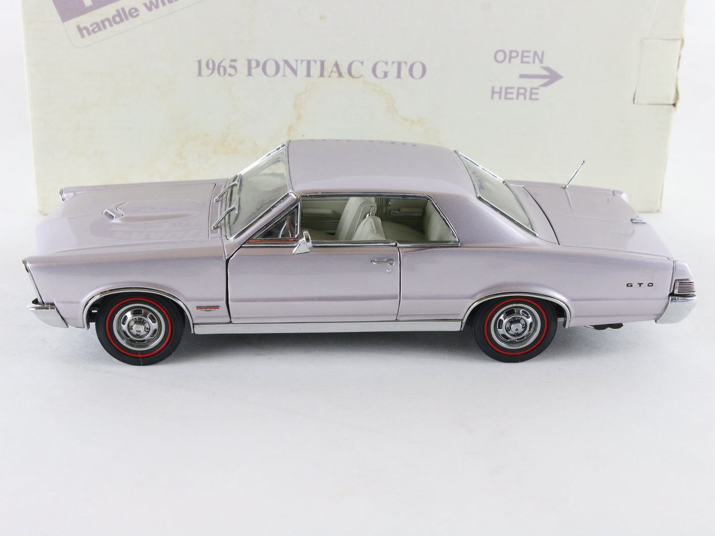 1965 Pontiac GTO Iris Mist Purple Danbury Mint 1:24 Diecast Model