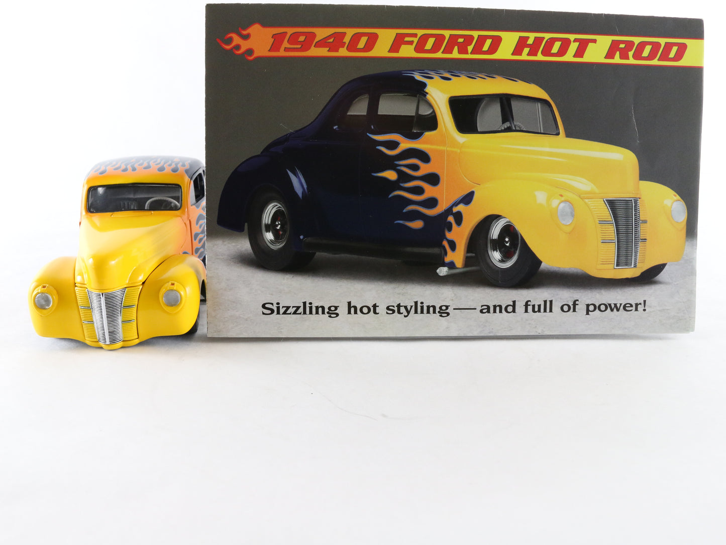 1940 Ford Hot Rod Blue W/ Flames Danbury Mint 1:24 Model Car