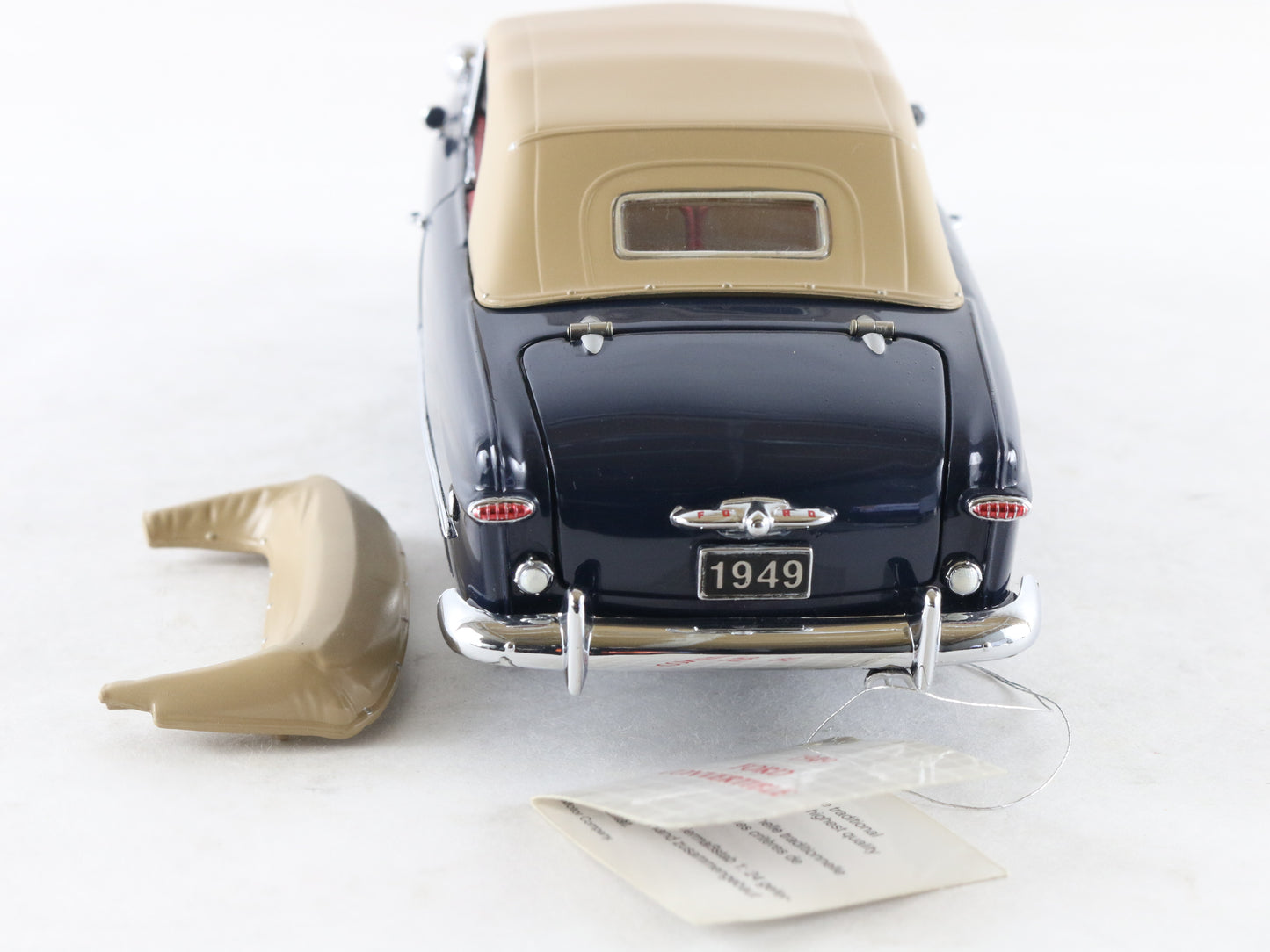 1949 Ford Convertible Blue Tan Franklin Mint 1:24 Model Car