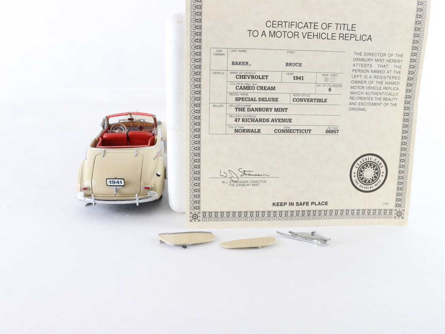 1941 Chevrolet Special Deluxe Convertible Cameo Cream Danbury Mint 1:24 Diecast