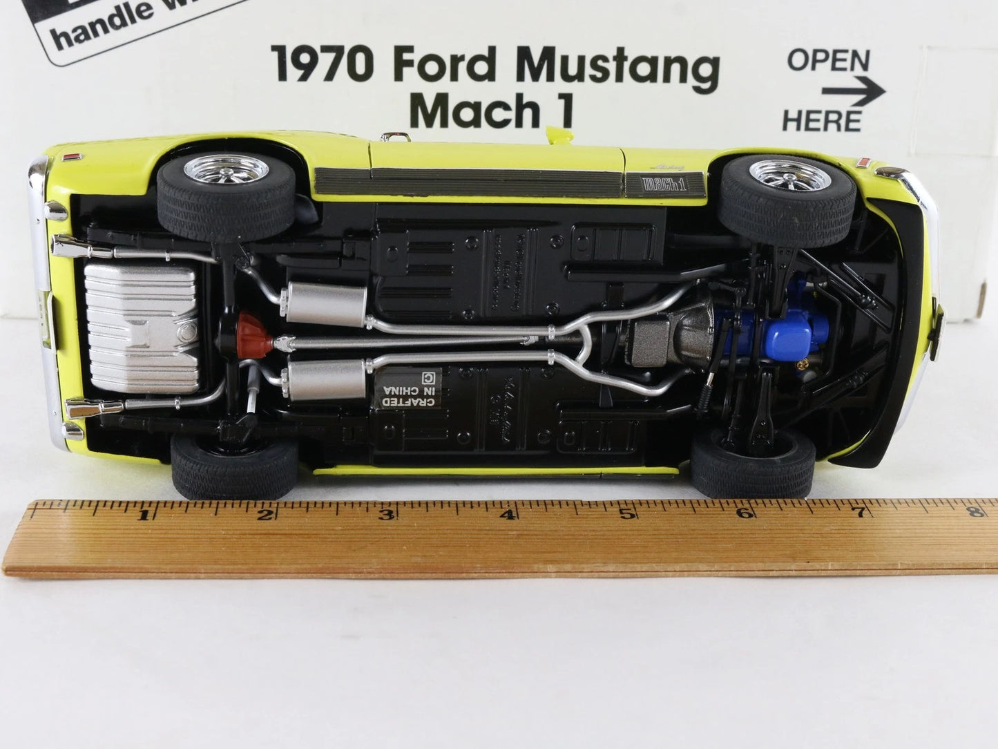 1970 Ford Mustang Mach 1 Fastback Yellow Black Danbury Mint 1:24 Diecast Model
