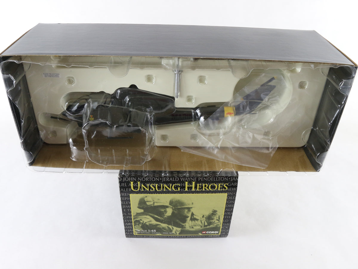 AH-1J Cobra USMC HML-367 Helicopter Vietnam Bell Unsung Heroes Corgi 1:48 51204