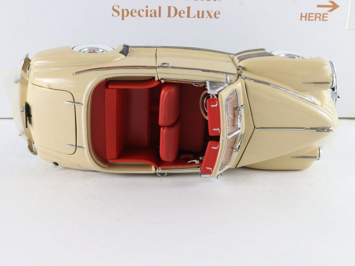 1941 Chevrolet Special Deluxe Convertible Tan Red Danbury Mint 1:24 Diecast