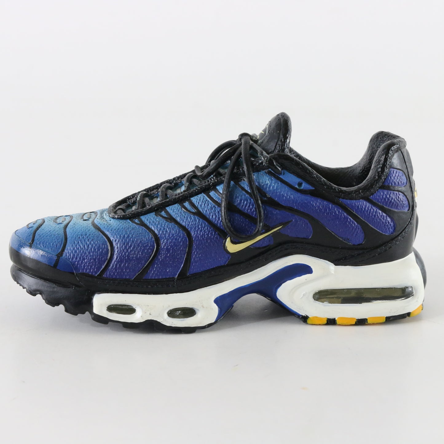 Nike Classics Bowen TN Air Max Plus Hyper Blue Ceramic Collectible Shoe