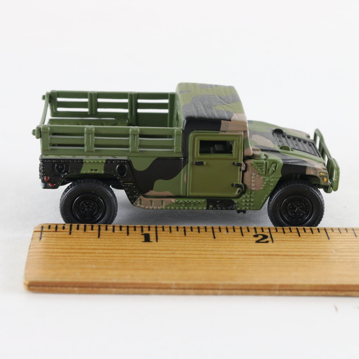 M998 HMMWV Military Truck Wheeled Warriors Johnny Lightning 1:64 Metal Model