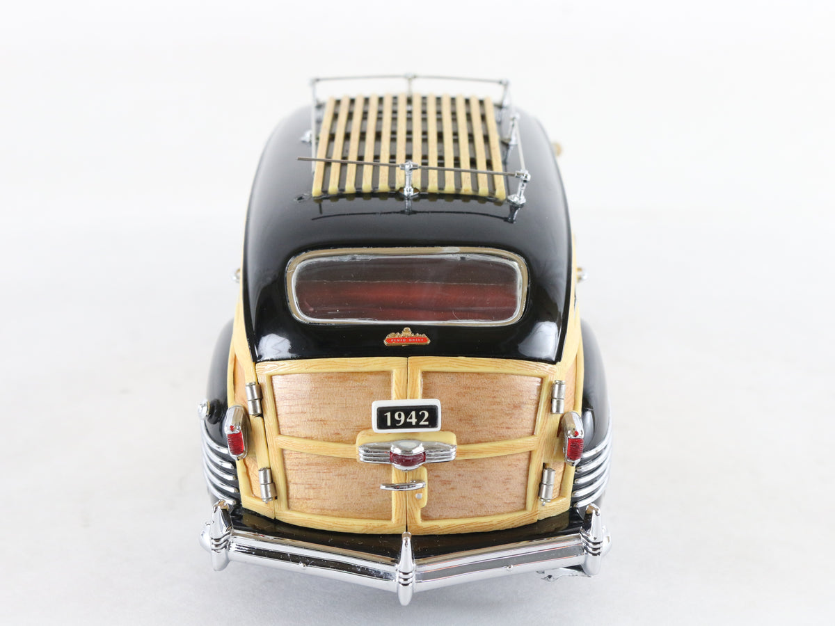 1942 Chrysler Town & Country Black Wood Panel Danbury Mint 1:24 Diecast Model