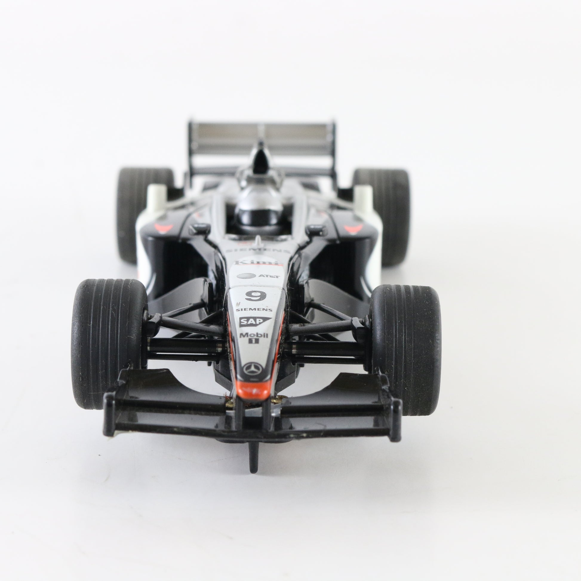 SCX McLaren MP4-16 #9 Siemens Kimi 1:32 slot car