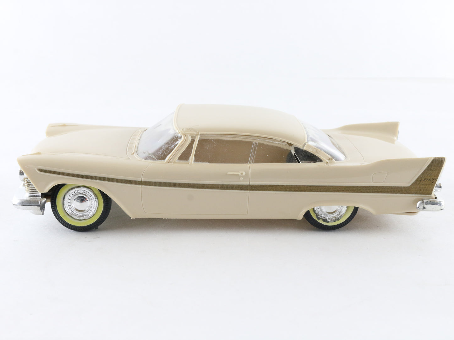 1958 Plymouth Fury Tan Torsion Aire Ride 1:25 Promo Model Car