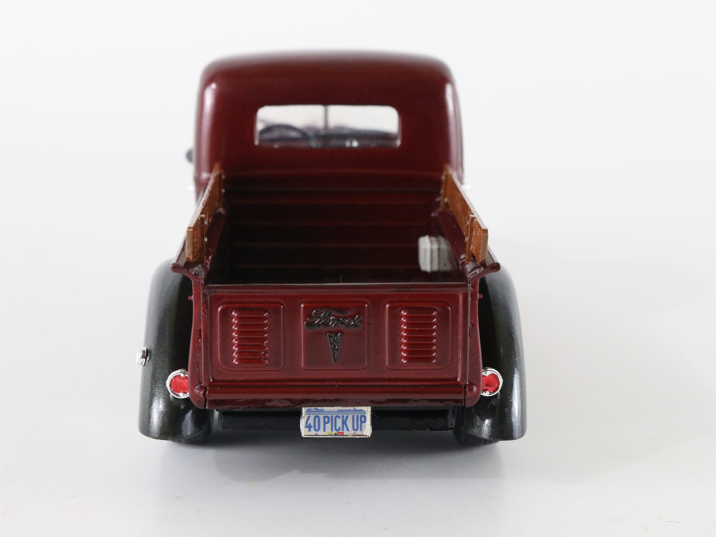 1940 '40 Ford V8 Pickup Truck Monogram 1:24 Built Kit Model Car