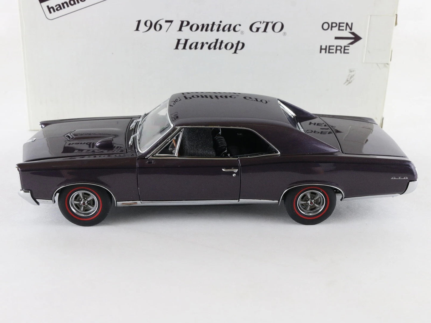 1967 Pontiac GTO Hardtop Purple Danbury Mint 1:24 Diecast Model Car