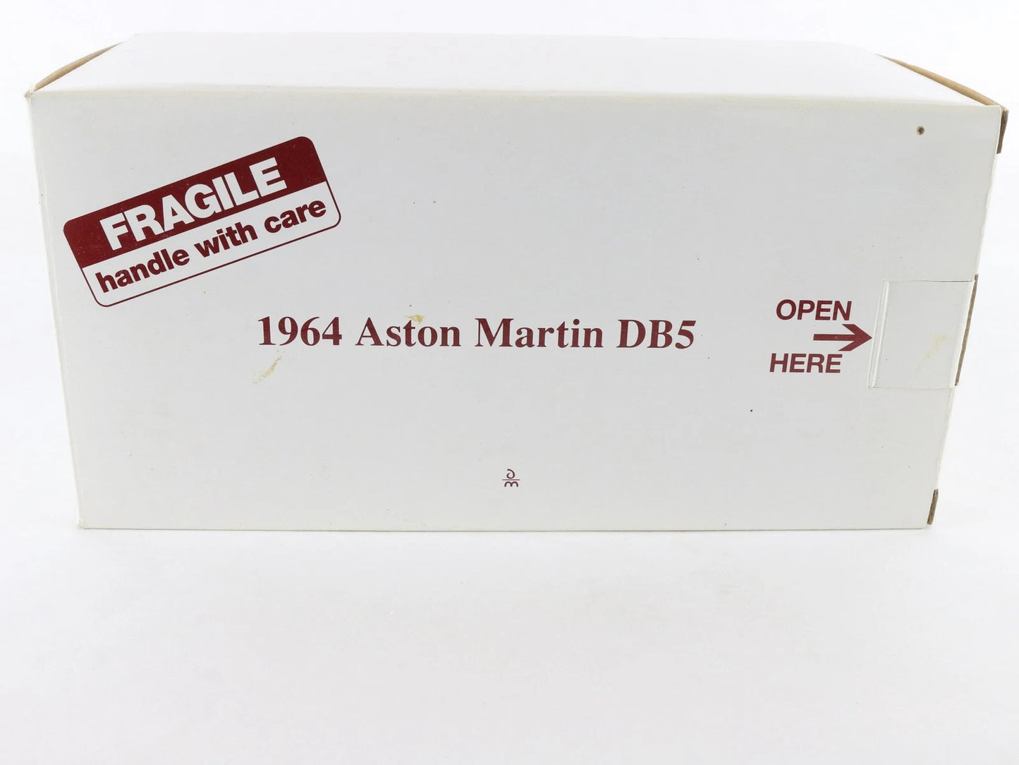 1964 Aston Martin DB5 Coupe Dubonnet Red Danbury Mint 1:24 Diecast Model Car