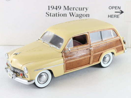 1949 Mercury Station Wagon Yellow Wood Panel Danbury Mint 1:24 Diecast 