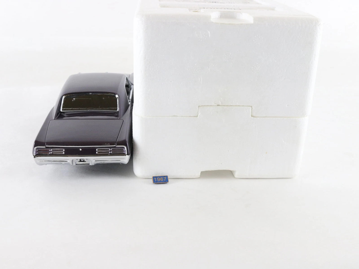 1967 Pontiac GTO Hardtop Purple Danbury Mint 1:24 Diecast Model Car