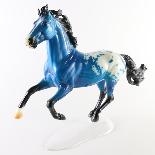 Breyer Washington Show Jumping Warmblood Glossy Electric Blue Deco Model Horse with Stand