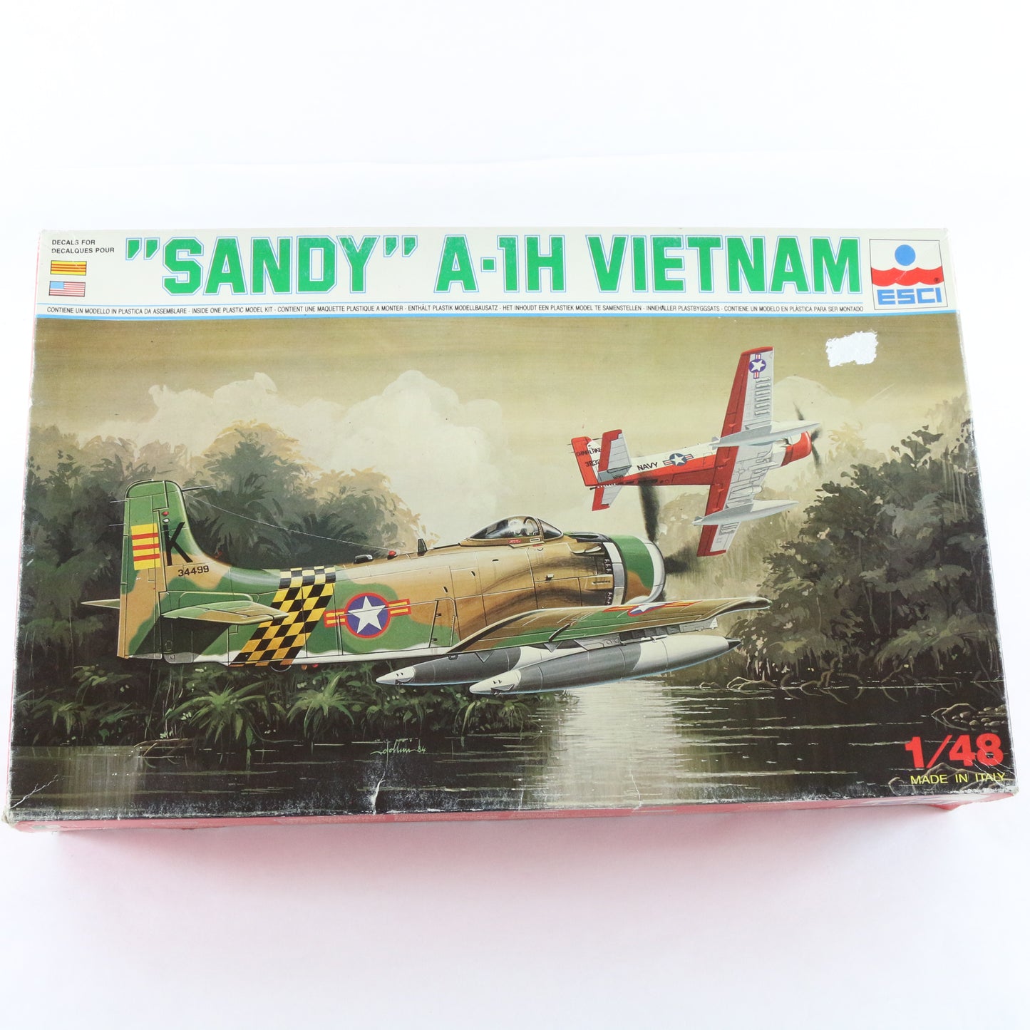Sandy A-1H Vietnam Attack Plane Esci 1:48 Model Aircraft Kit 4075