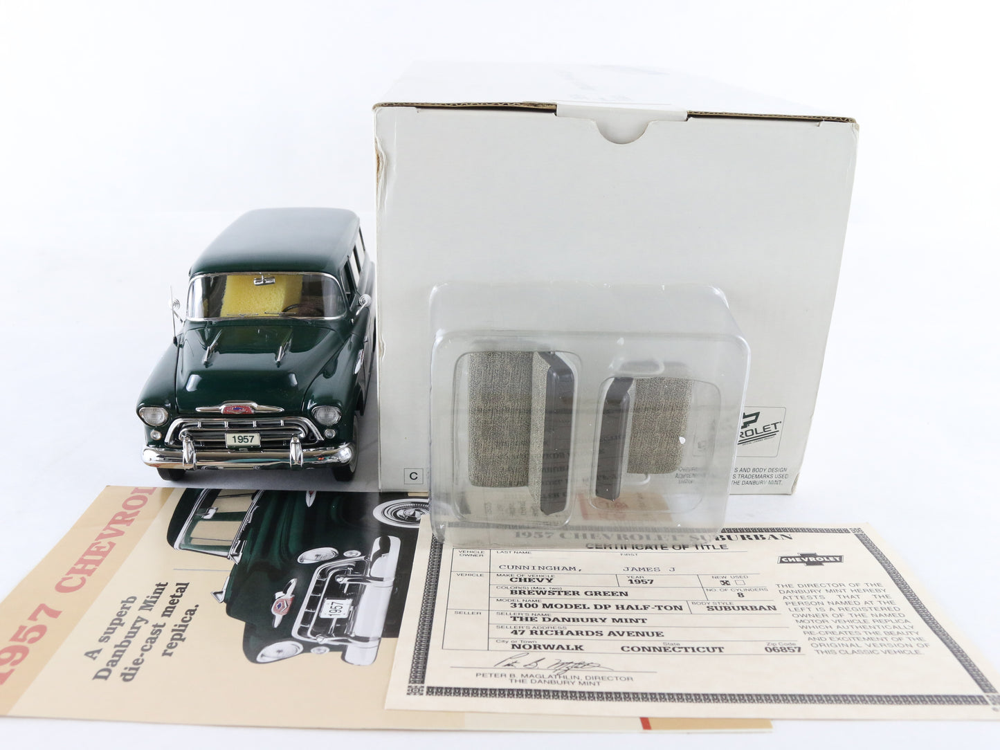 1957 Chevrolet Suburban 3100 Model DP Half-Ton Green Danbury Mint 1:24 Diecast