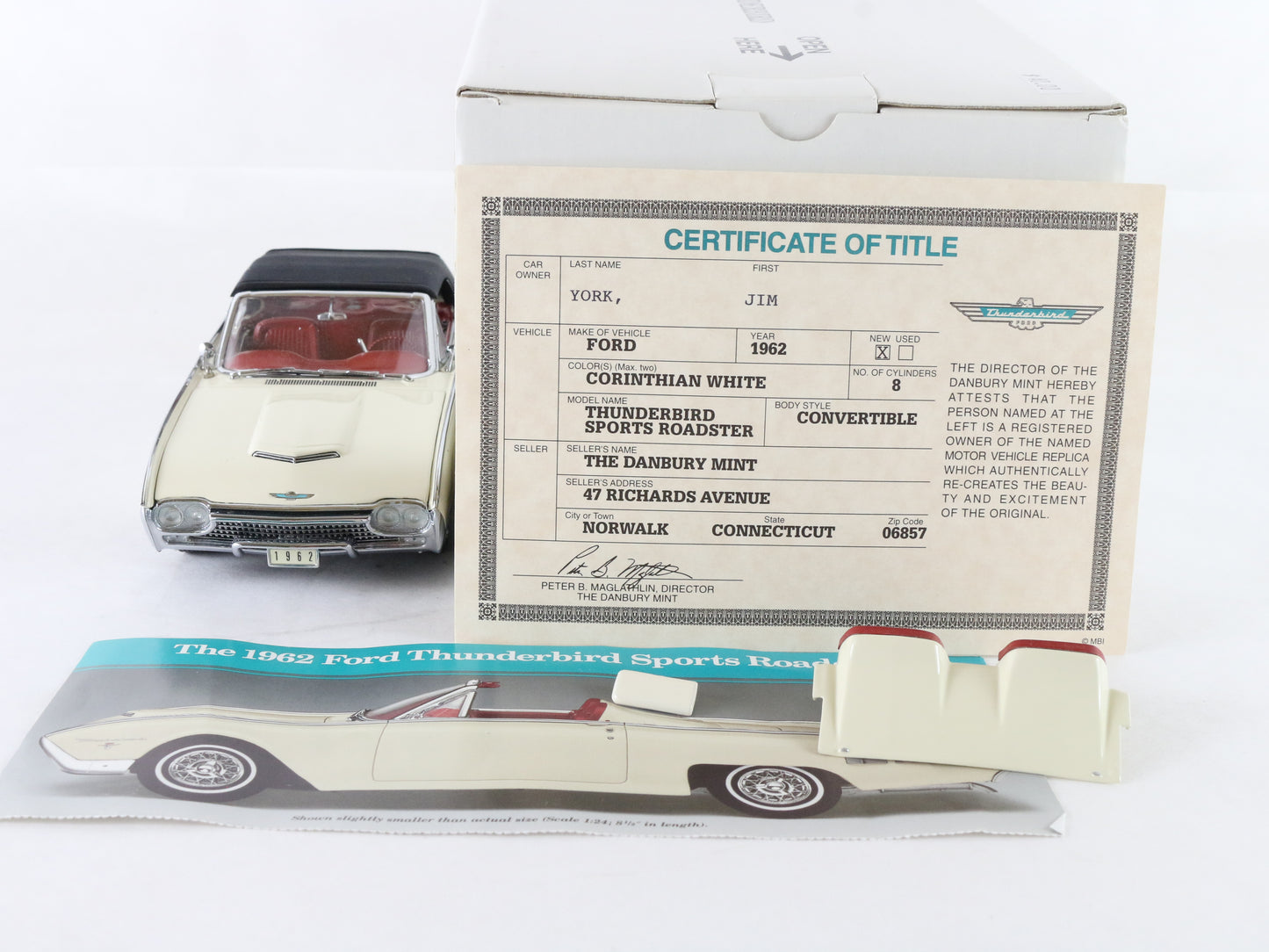 1962 Ford Thunderbird Sports Roadster White Danbury Mint 1:24 Diecast Model